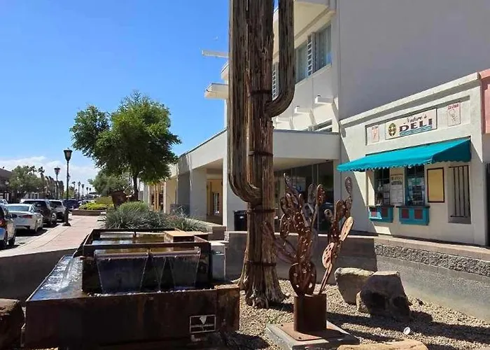 Casa Sunrise, Large Home, Minutes From Airport, Yrmc, Mexico Borders Holiday home